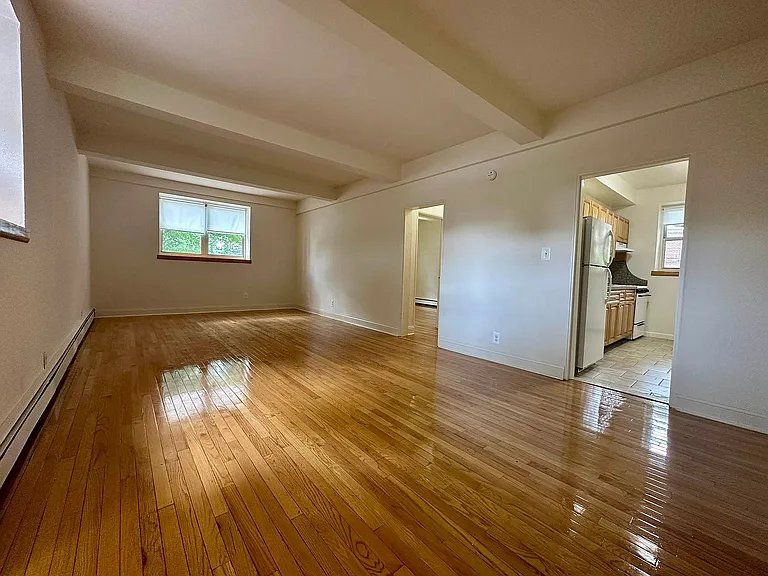 Staten Island Condo: 476 Howard Avenue
