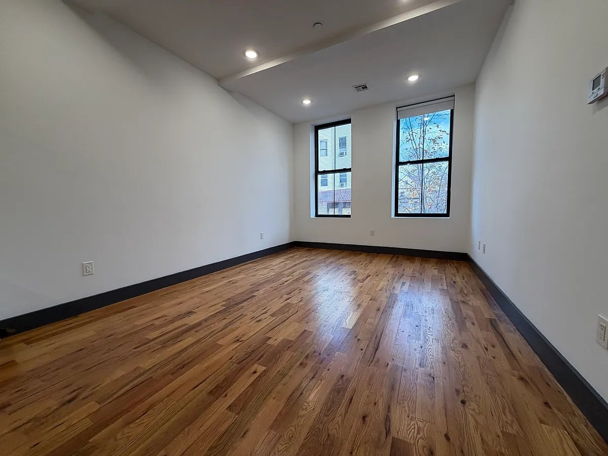 Jersey City Apartment: 568 Communipaw Avenue