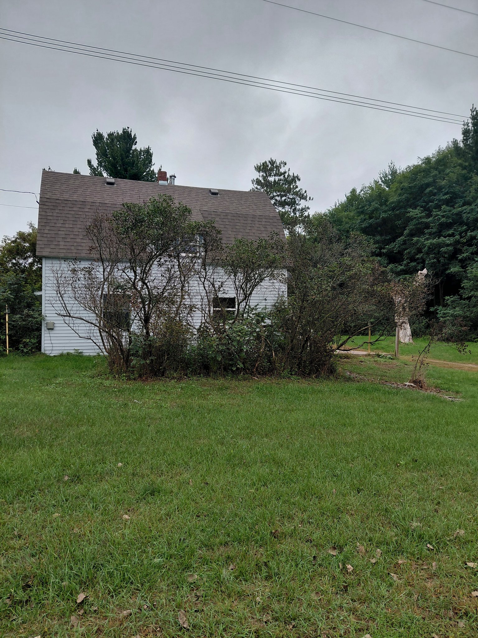 Stanchfield House: 38687 Naples St NE