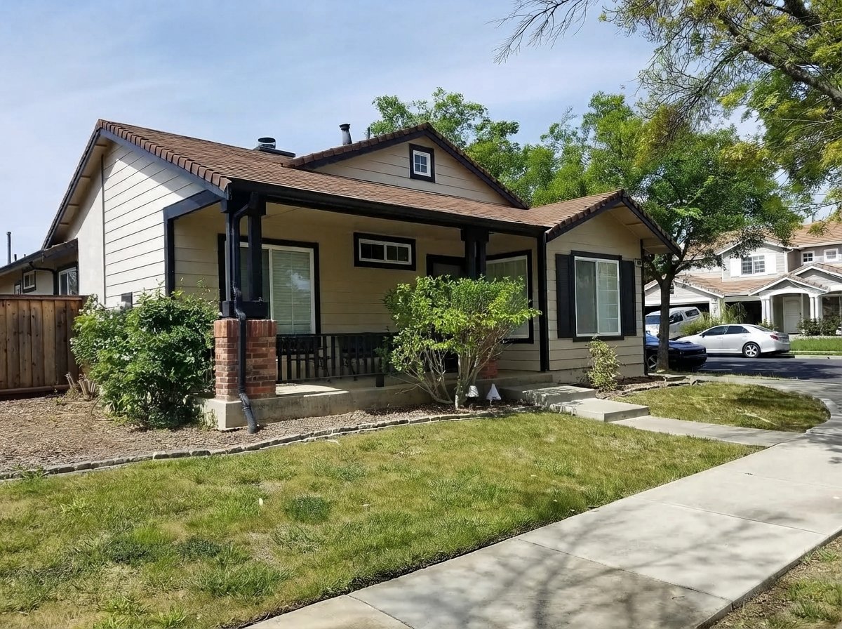 Brentwood House: 3067 Carey Ln