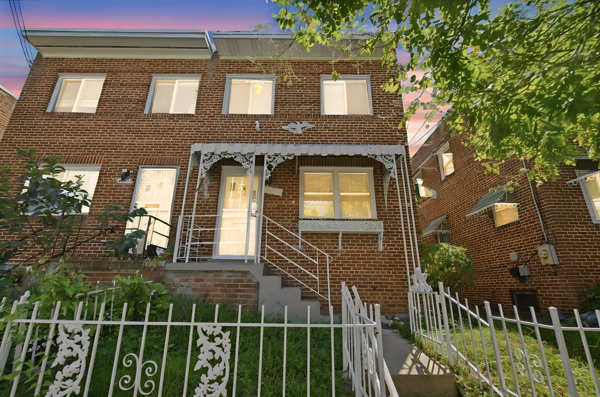 Washington Townhome: 4229 Fort Dupont Ter