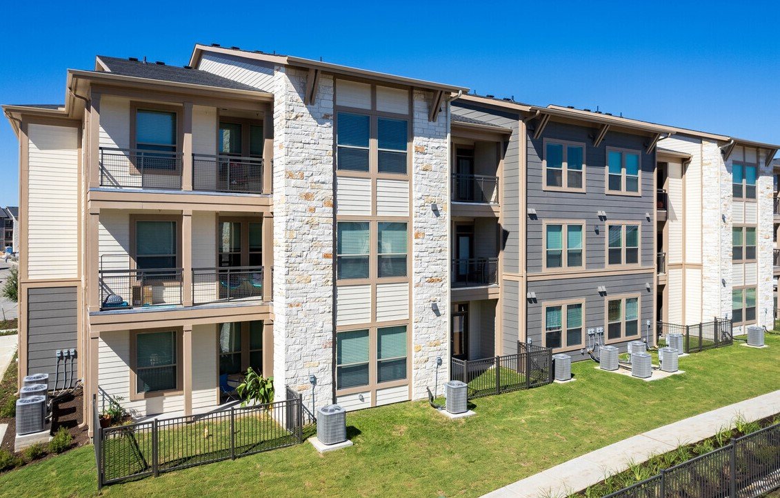 Austin Apartment: 8001 E william Cannon