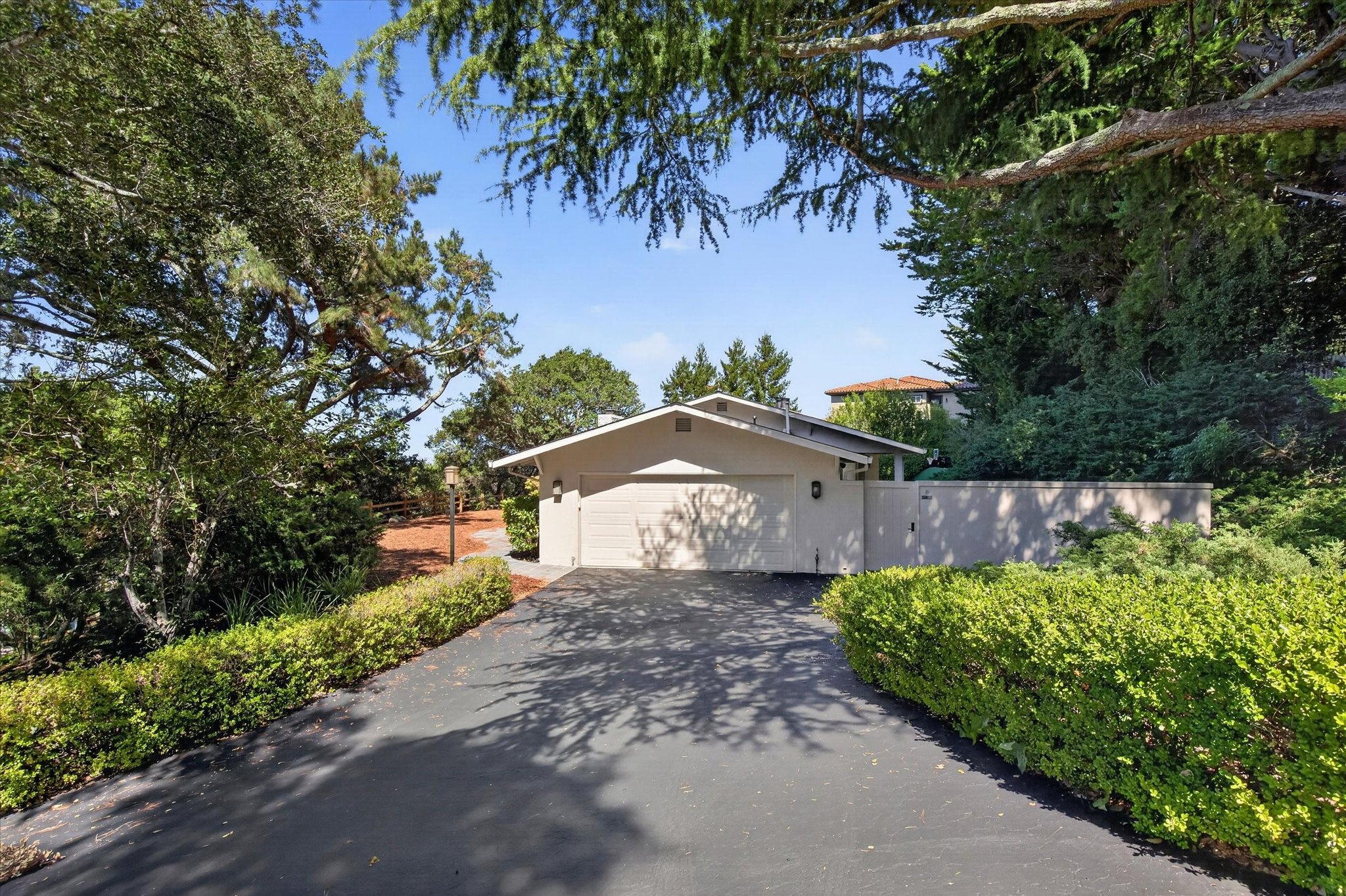 Burlingame House: 130 Glen Aulin Way