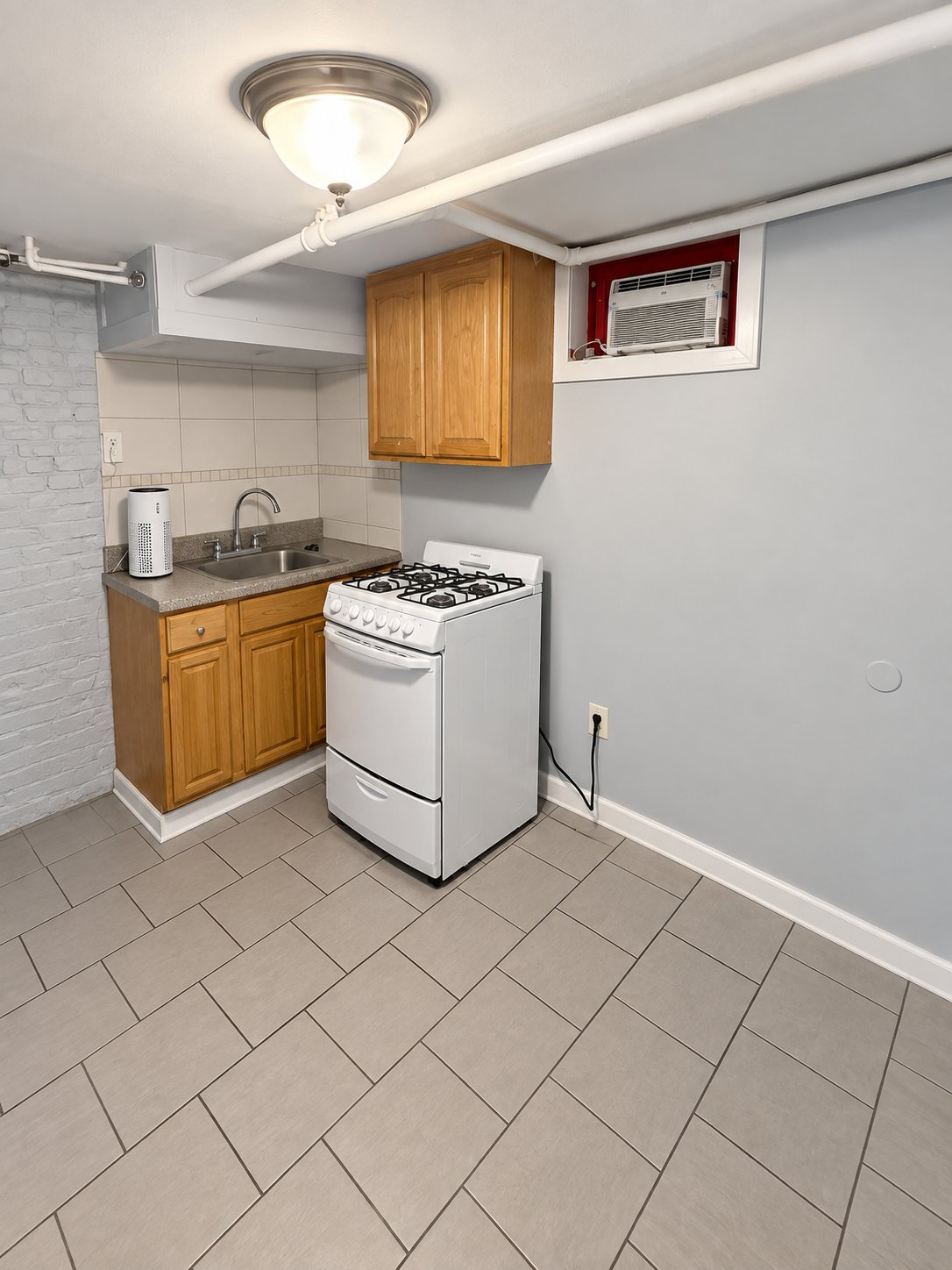 Newark Apartment: 198 Parker St