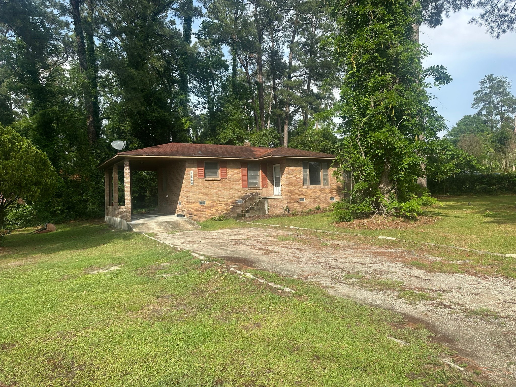 Columbia House: 1840 Windover Rd