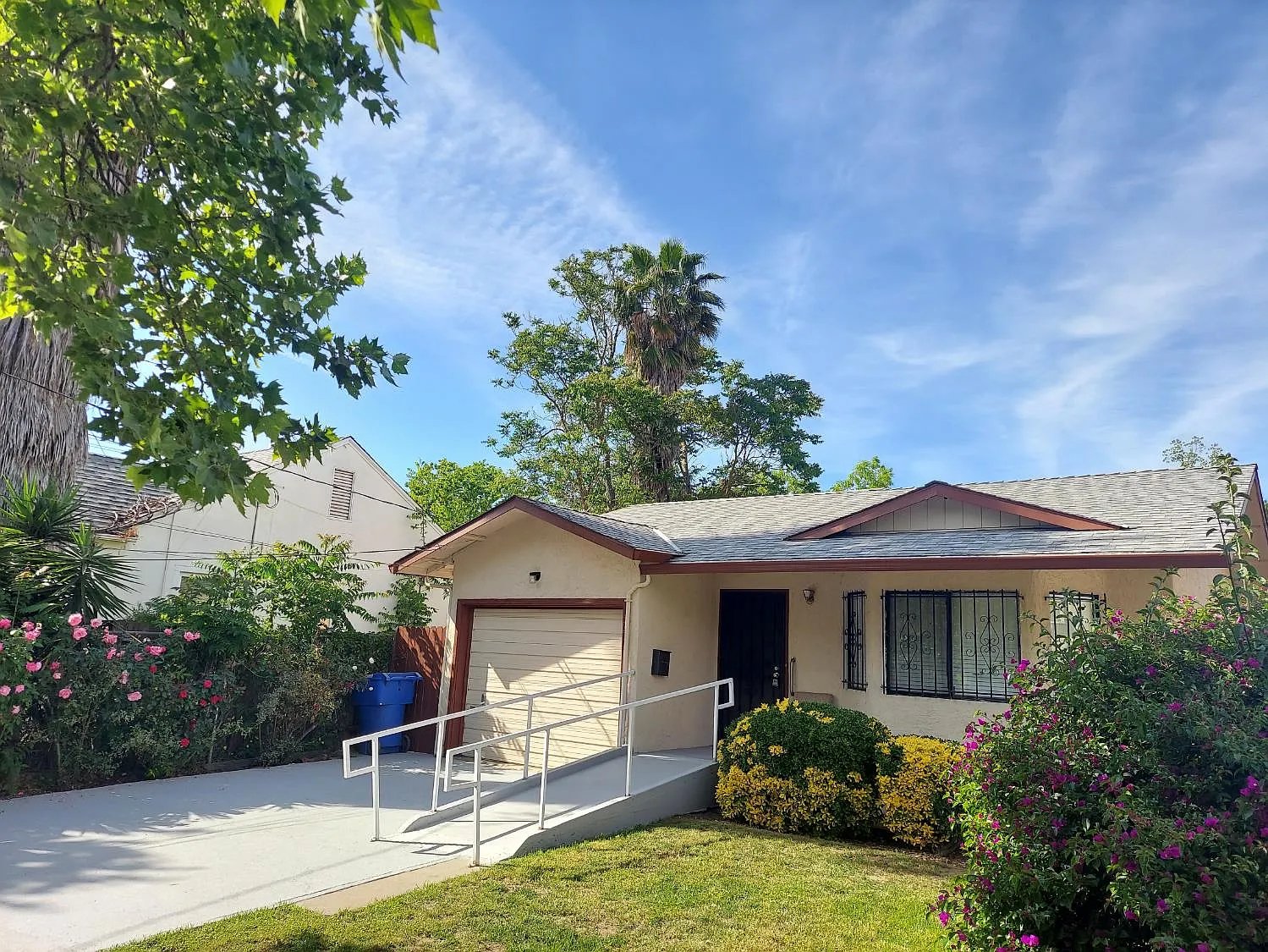 Sacramento Single Room: 3331 9th Ave