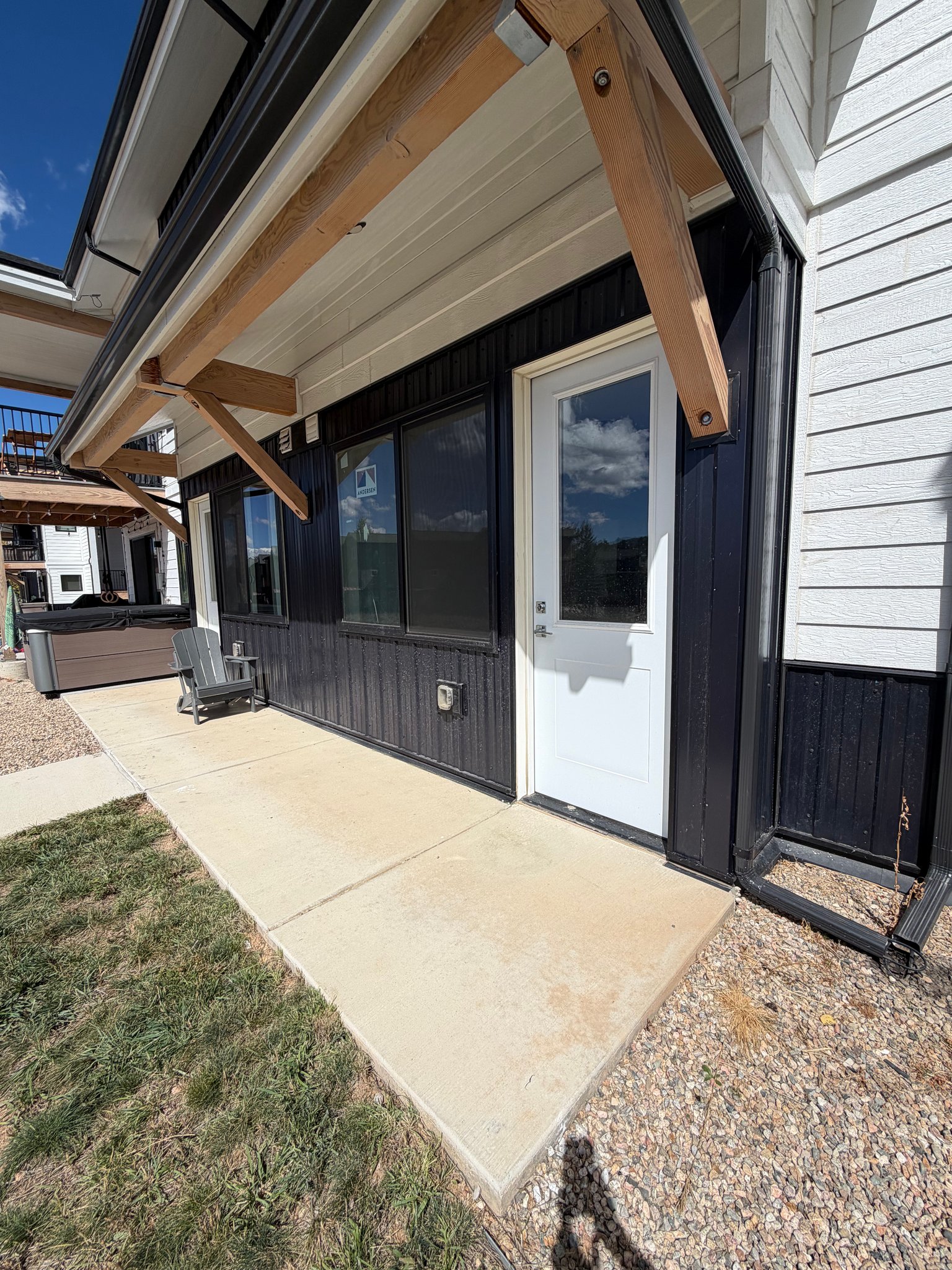 fraser Condo: 281 w meadow mile