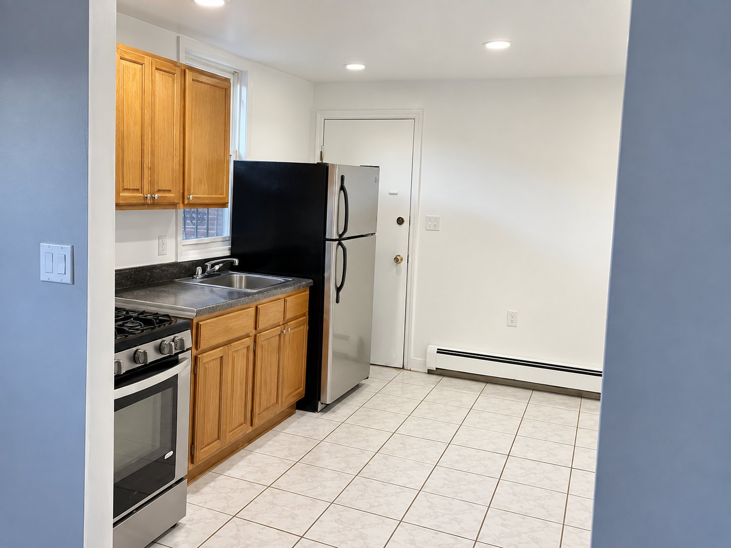 Newark Apartment: 402 S 15th St