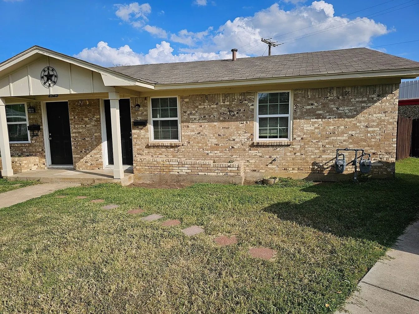 Fort Worth Multiplex: 2527 Normont Cir