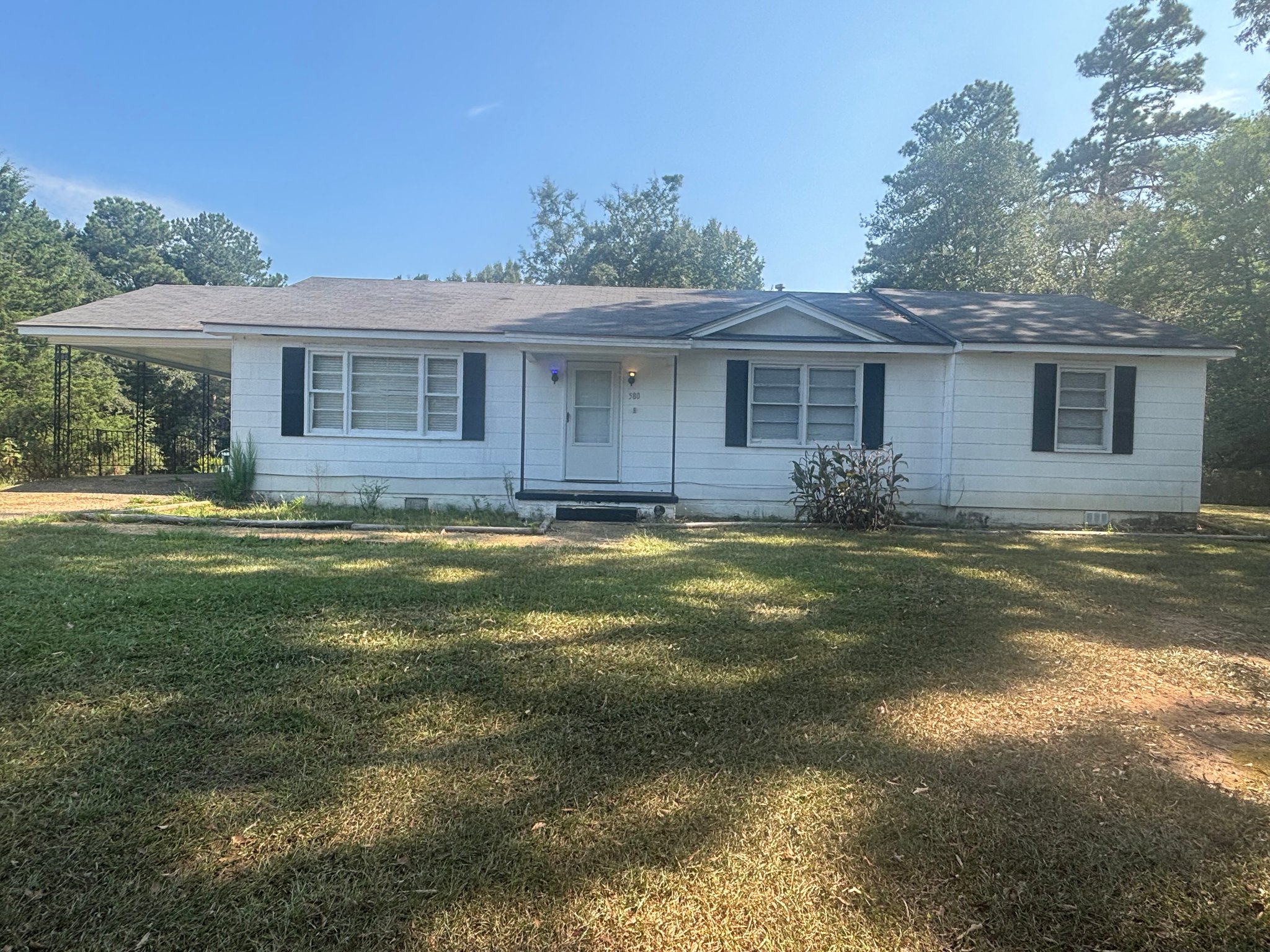 Talladega House: 580 Breccon Access Rd.