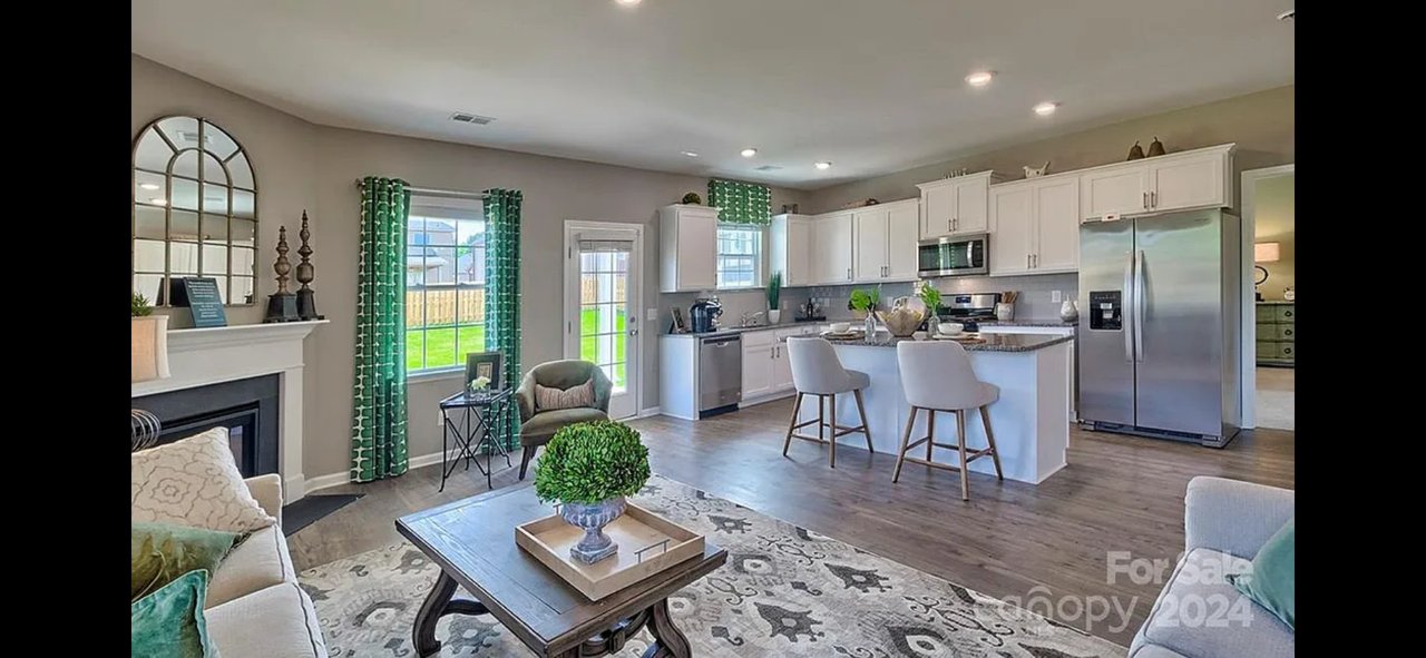 Fletcher House: 92 Ashelyn Park Rd