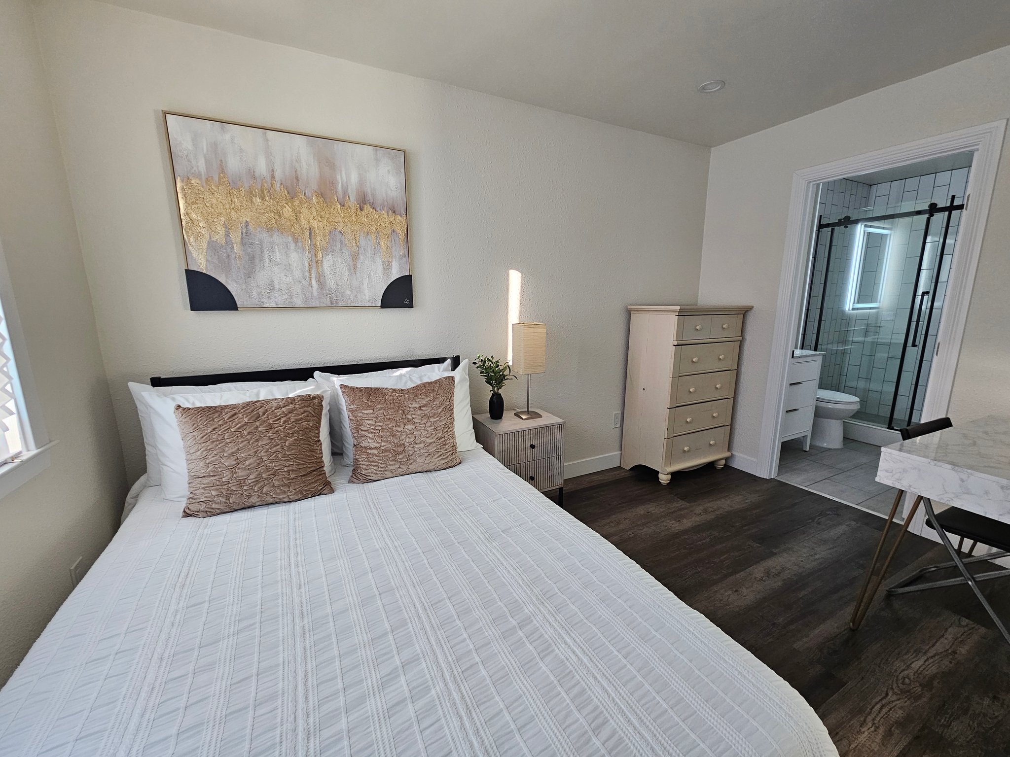 Oakland Single Room: 1515 Center Street Furnished Room