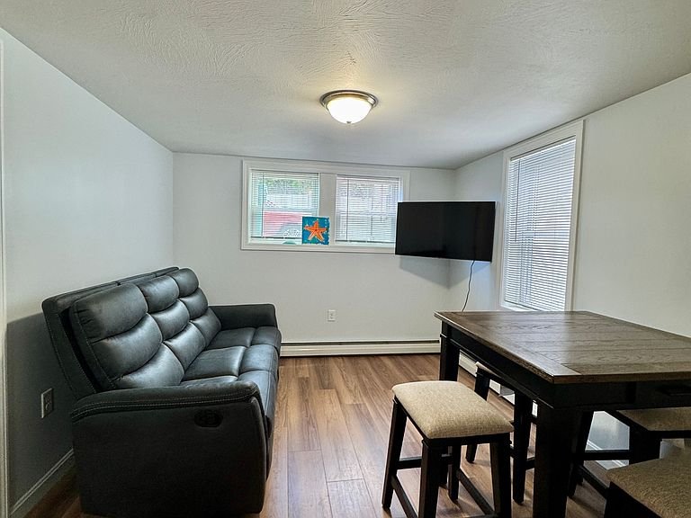 Hampton Condo: 3 Q Street