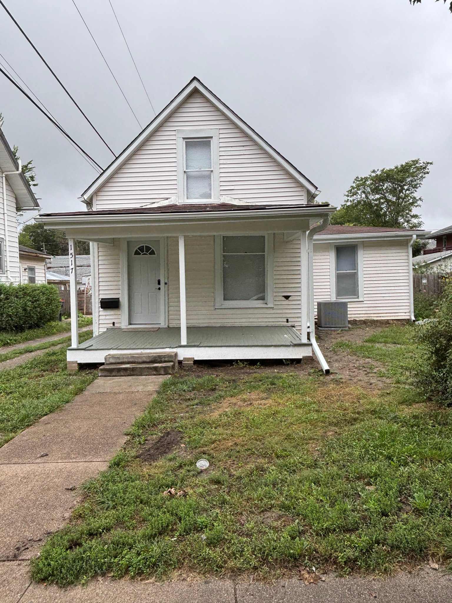 Lincoln House: 1517 S 12th