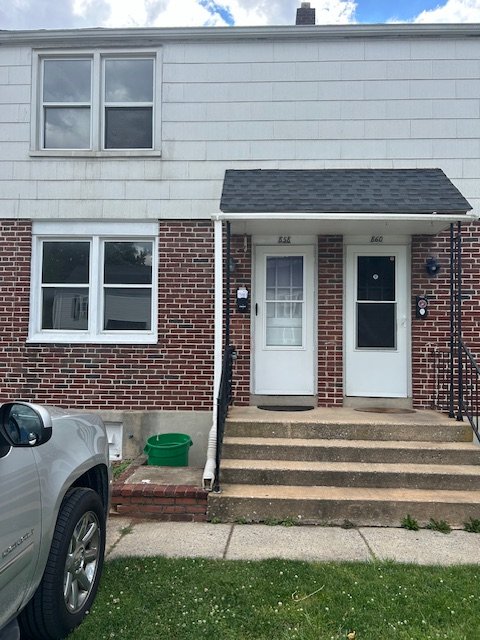York House: 858 Fahs St
