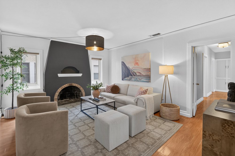 Sacramento House: 1713 Burnett Way