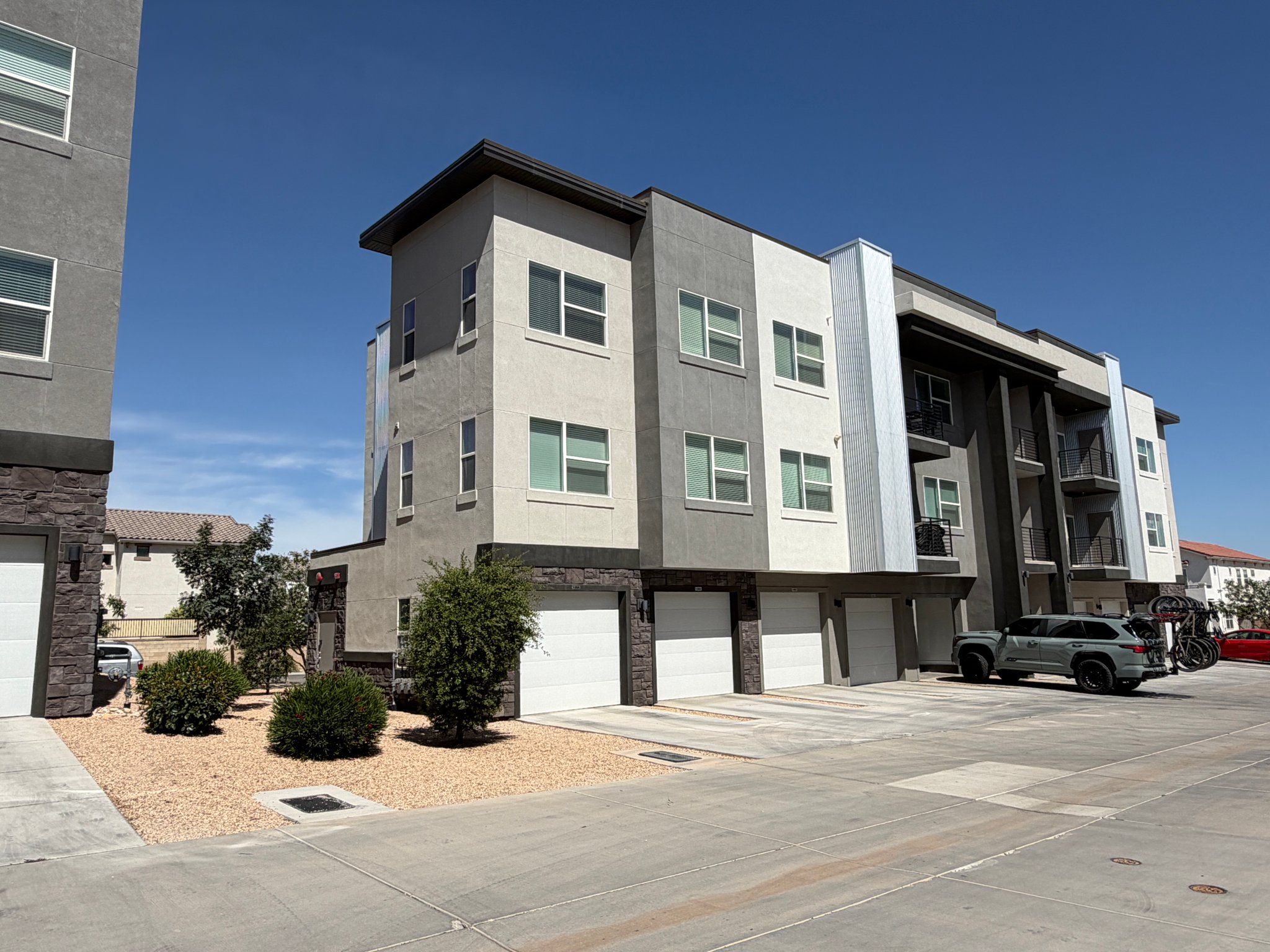 Saint George Condo: 5801 S Garnet Dr