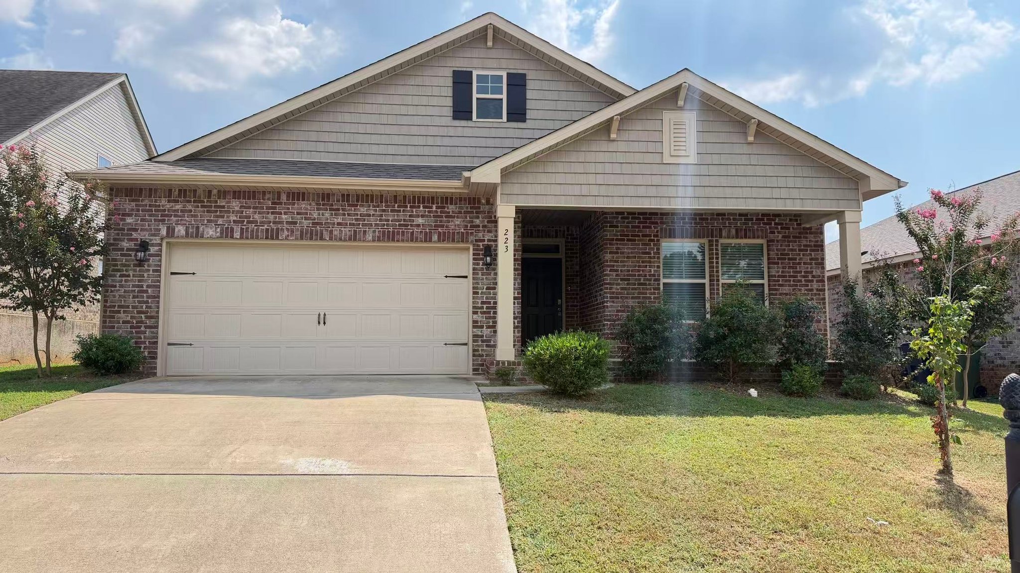 Madison House: 223 Ivyleaf Dr NW
