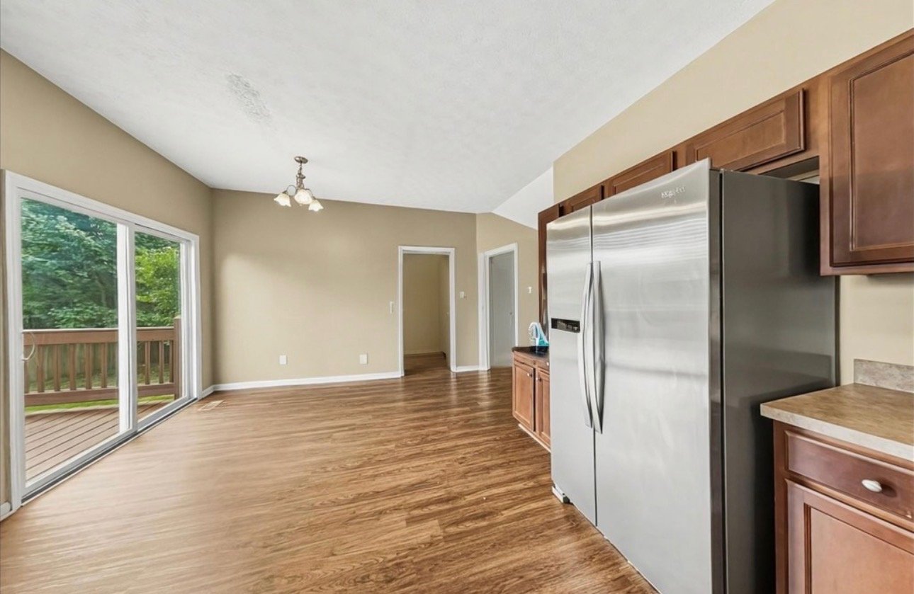 Hendersonville House: 102 Porter Ct