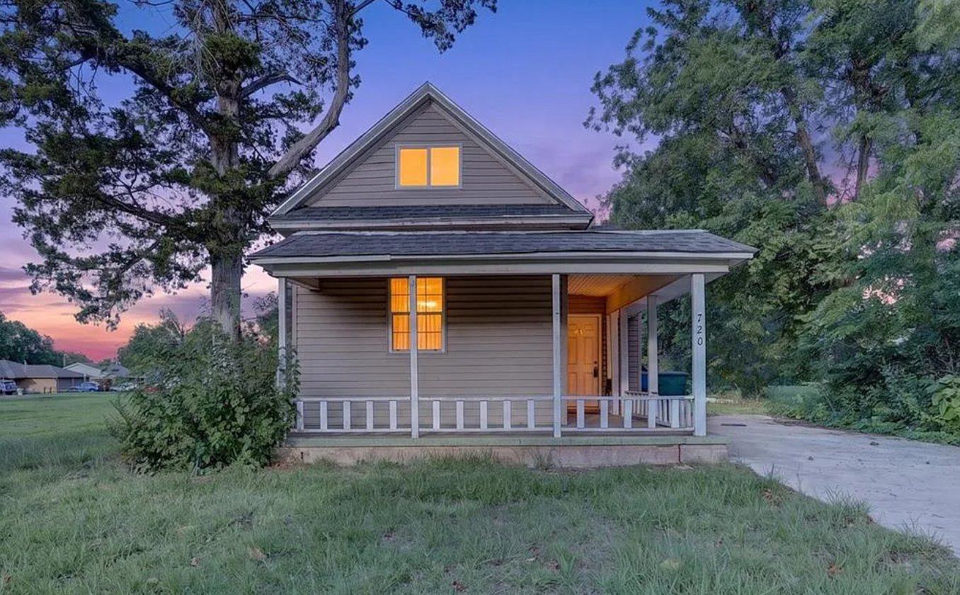 Edmond House: 720 N Boulevard St