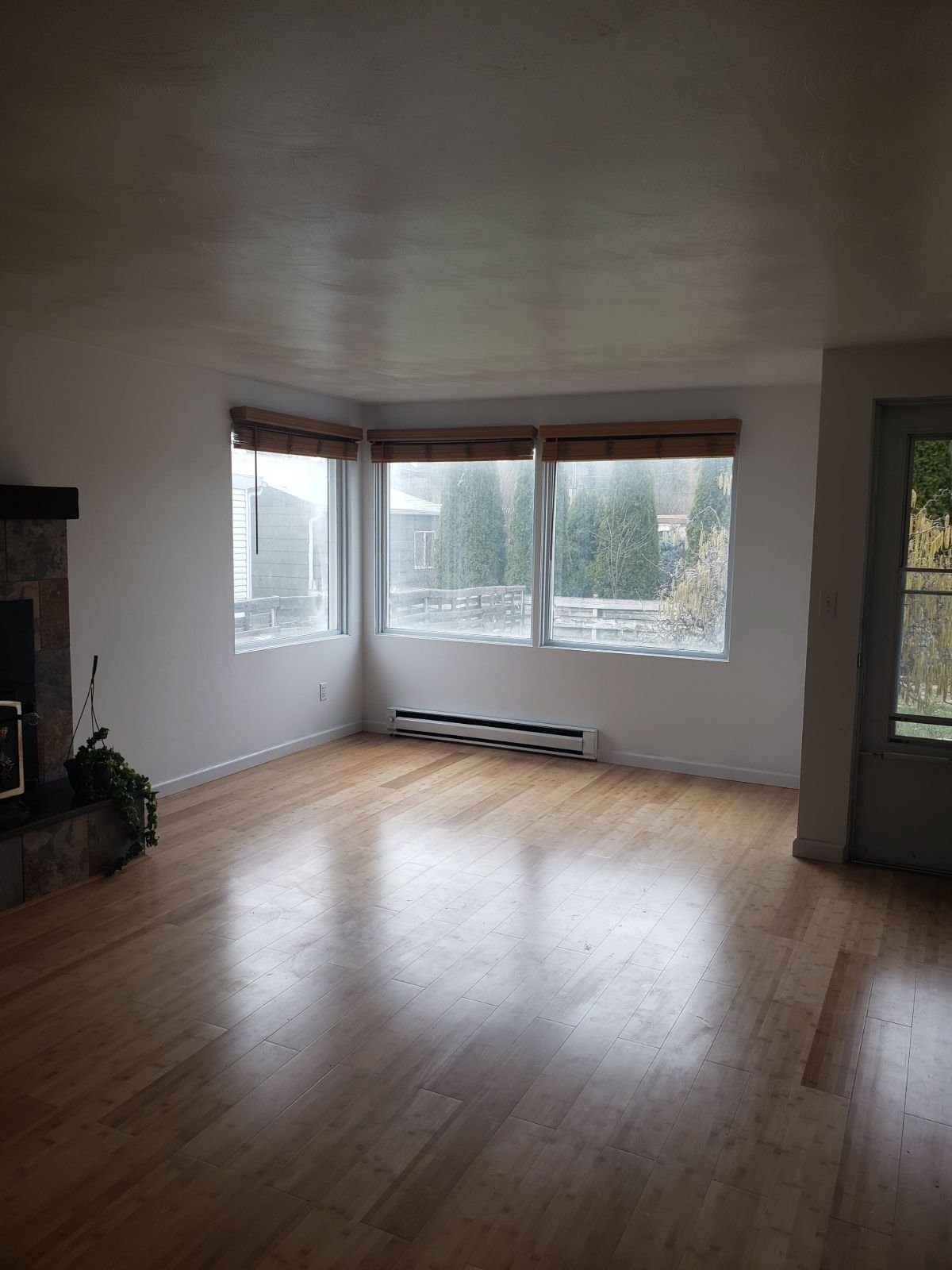 Moscow House: 722 White Pl