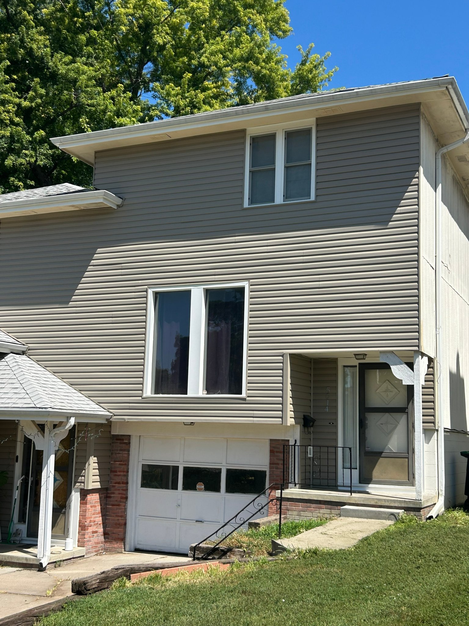 Omaha Townhome: 5614 Decatur St