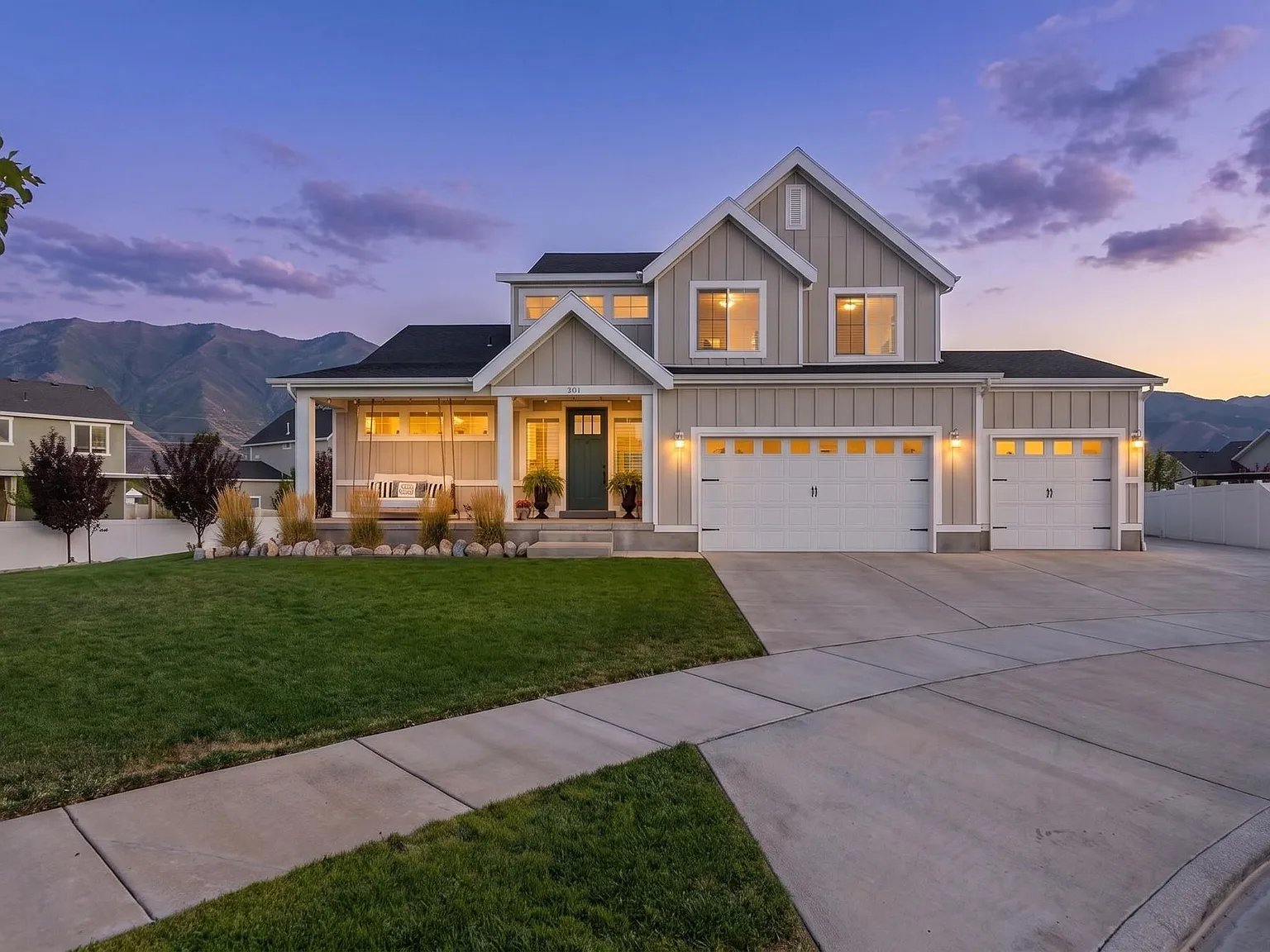 Mapleton House: 301 S Thomas Cir