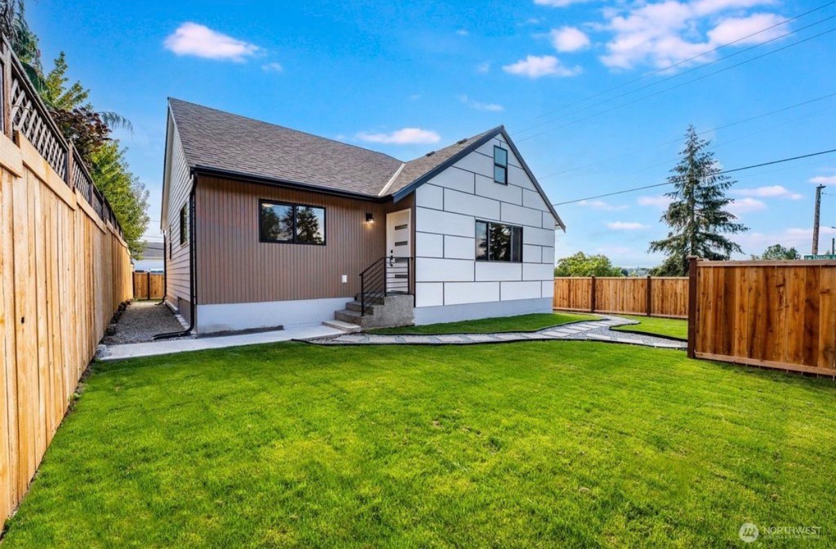 Seattle Single Room: 30th Ave Sw
