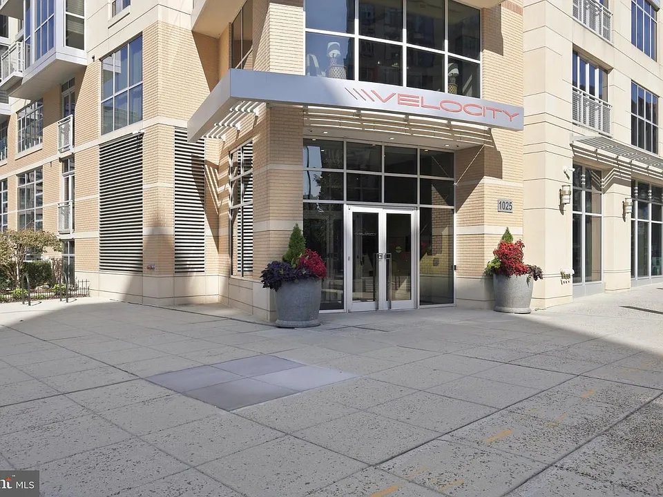 washington Apartment: 1025 1st St SE