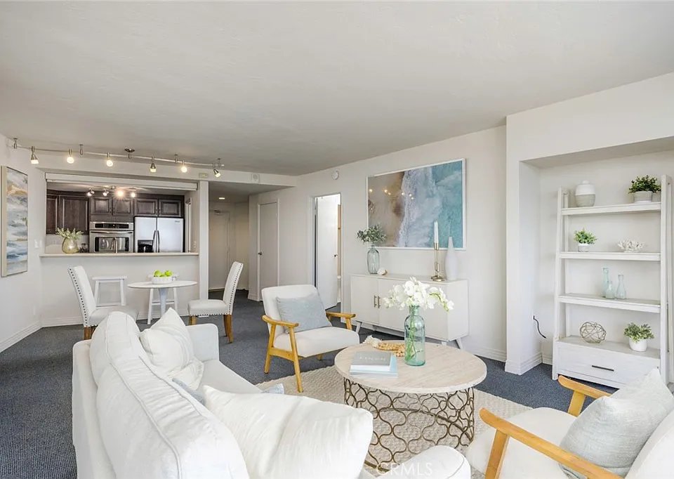 long beach Apartment: 700 E Ocean Blvd
