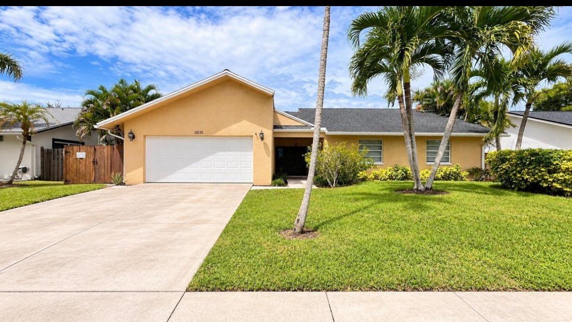 Wellington House: 11535 Sanderling Dr