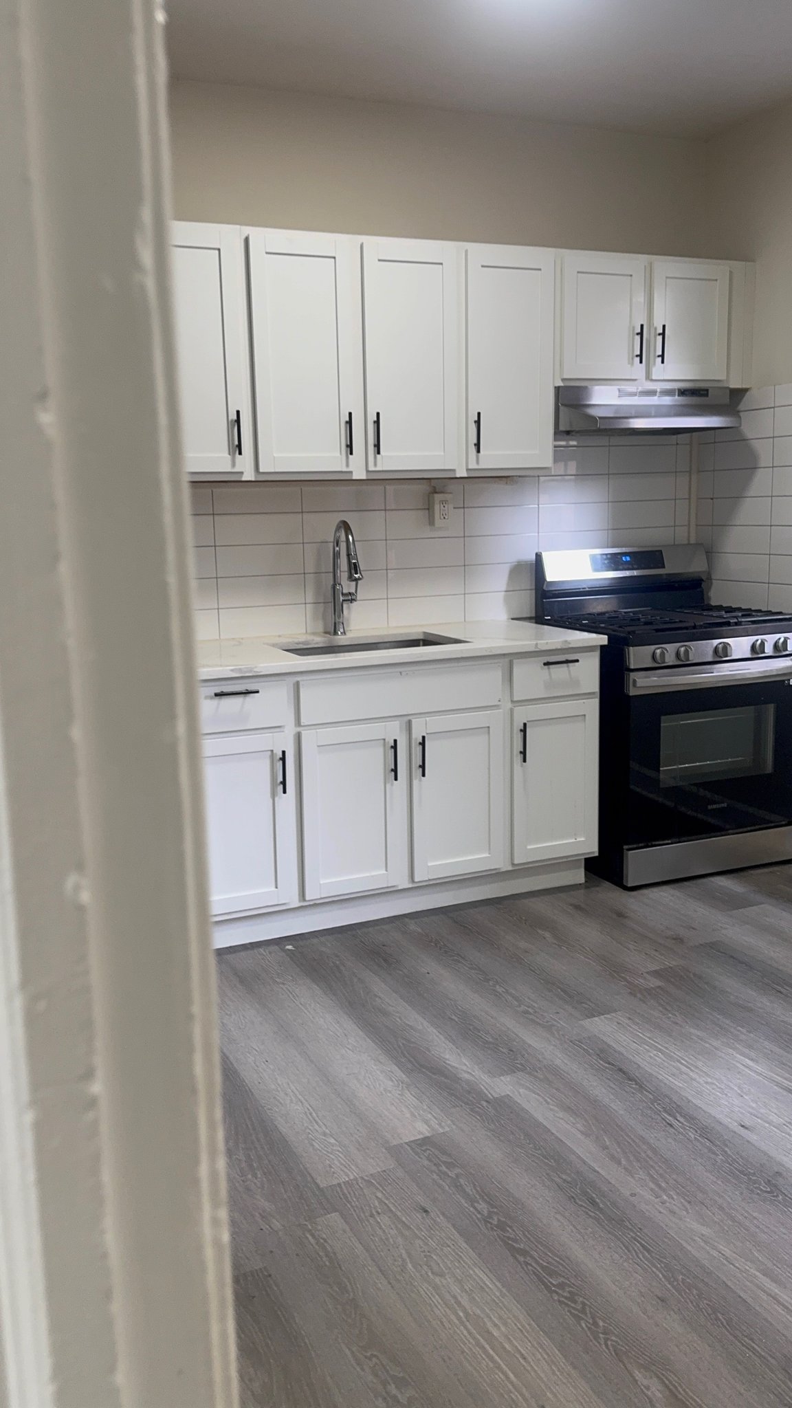 East Orange Apartment: 195 Prospect St