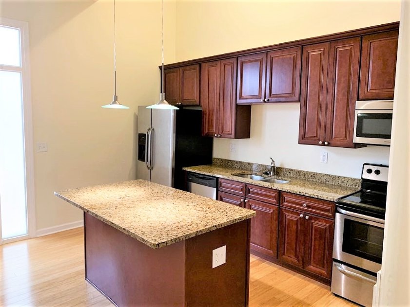 Cleveland Apartment: 2013 Ontario St