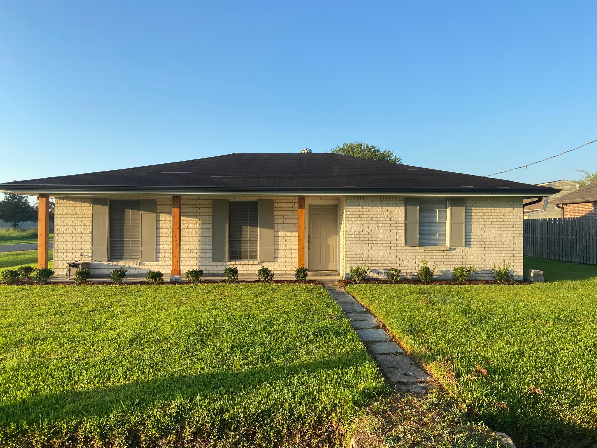 Thibodaux House: 101 Greenlawn Pl