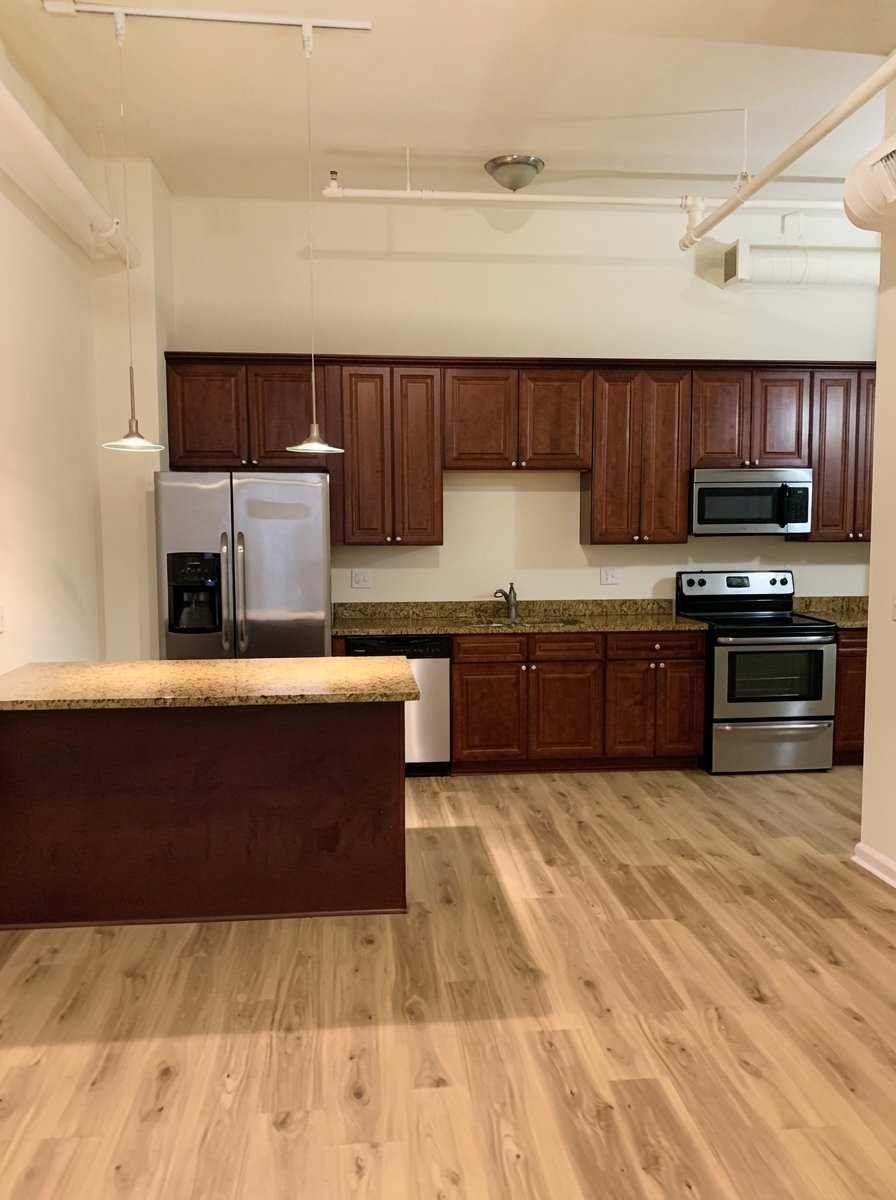 Cleveland Apartment: 2013 Ontario St