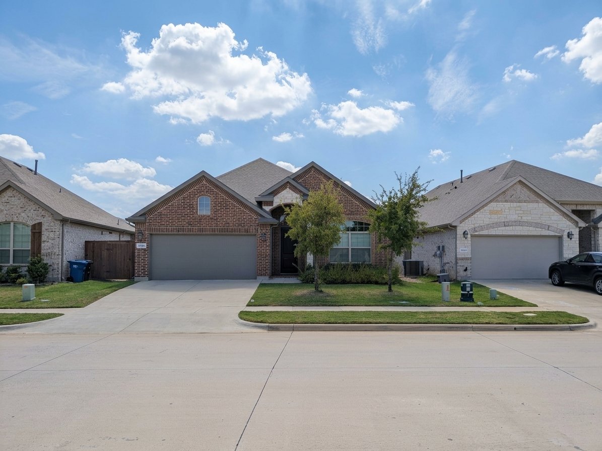 Hickory Creek House: 1042 Almond St