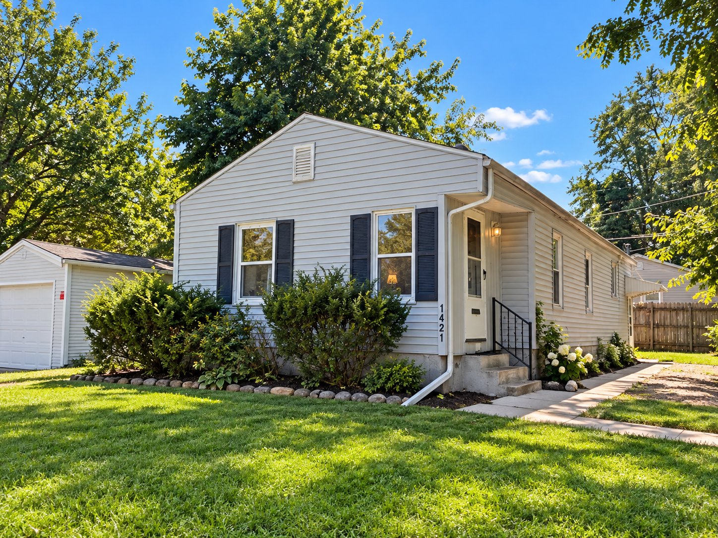 Decatur House: 1421 Sedgwick St