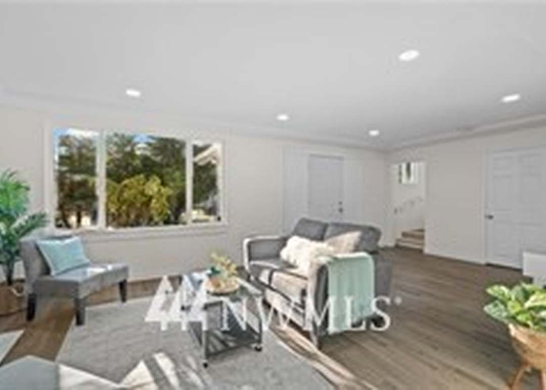 Tacoma House: 815 S 96th St