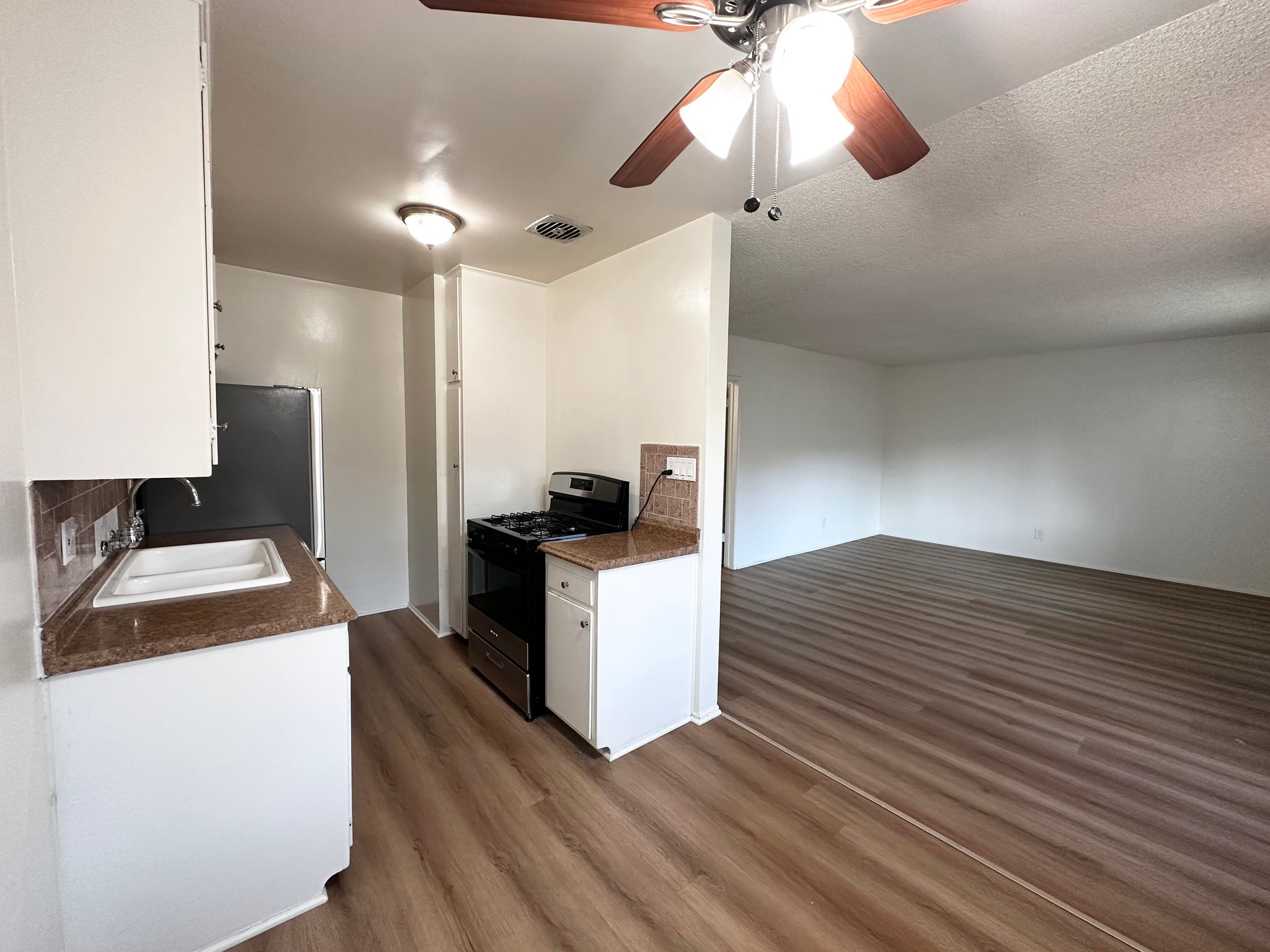 Pasadena Apartment: 516 N. Mar Vista Ave