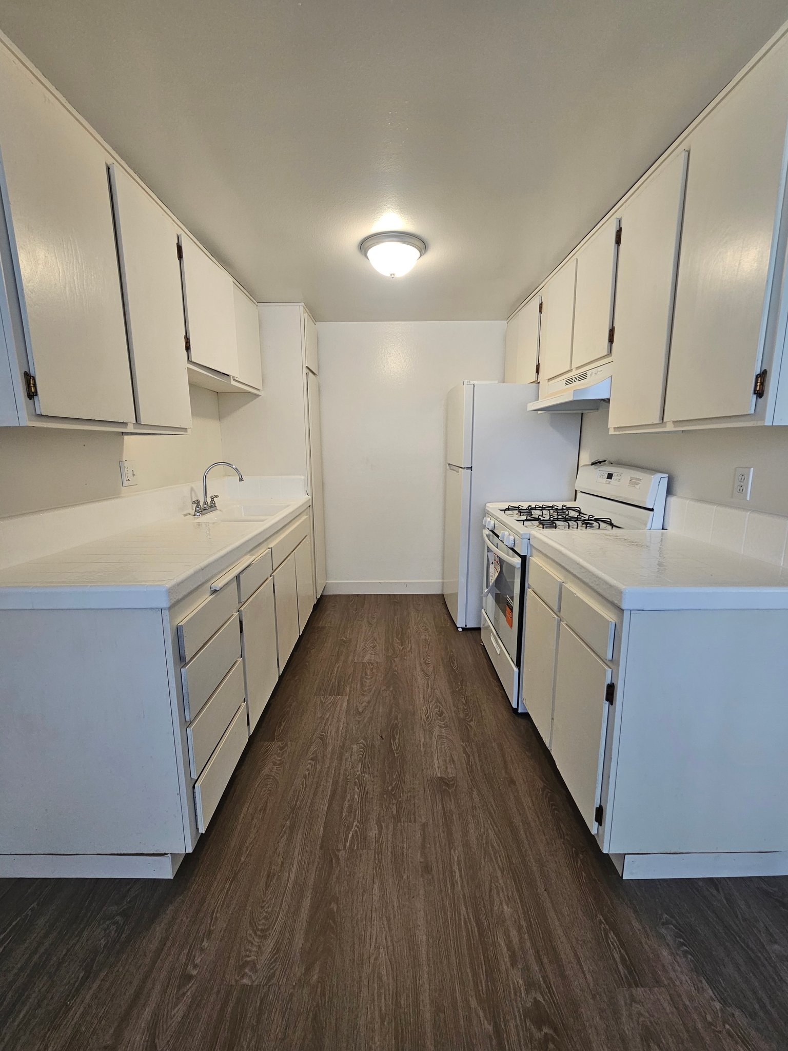 Ontario Apartment: 1135 W I Street