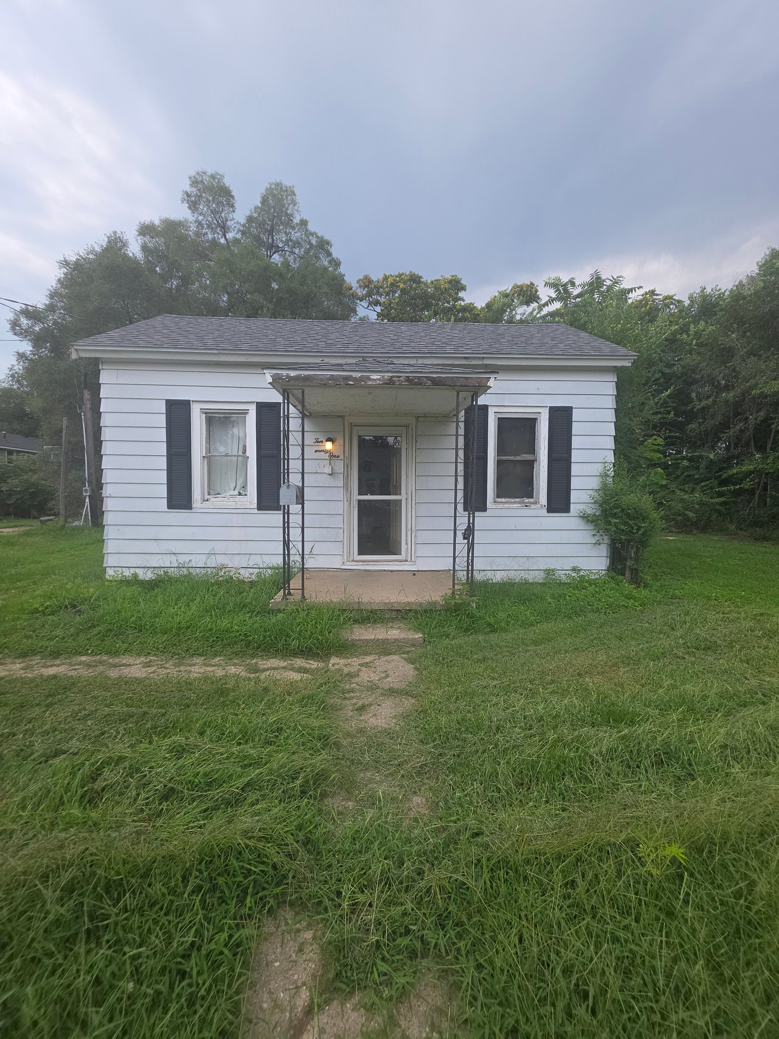 Pekin House: 1021 Maple St.
