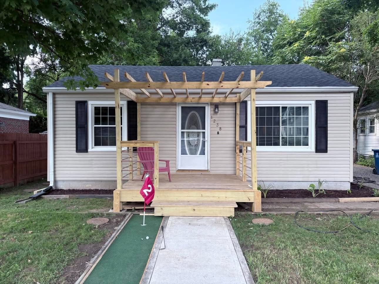 INDIANAPOLIS House: 1238 e 49th st