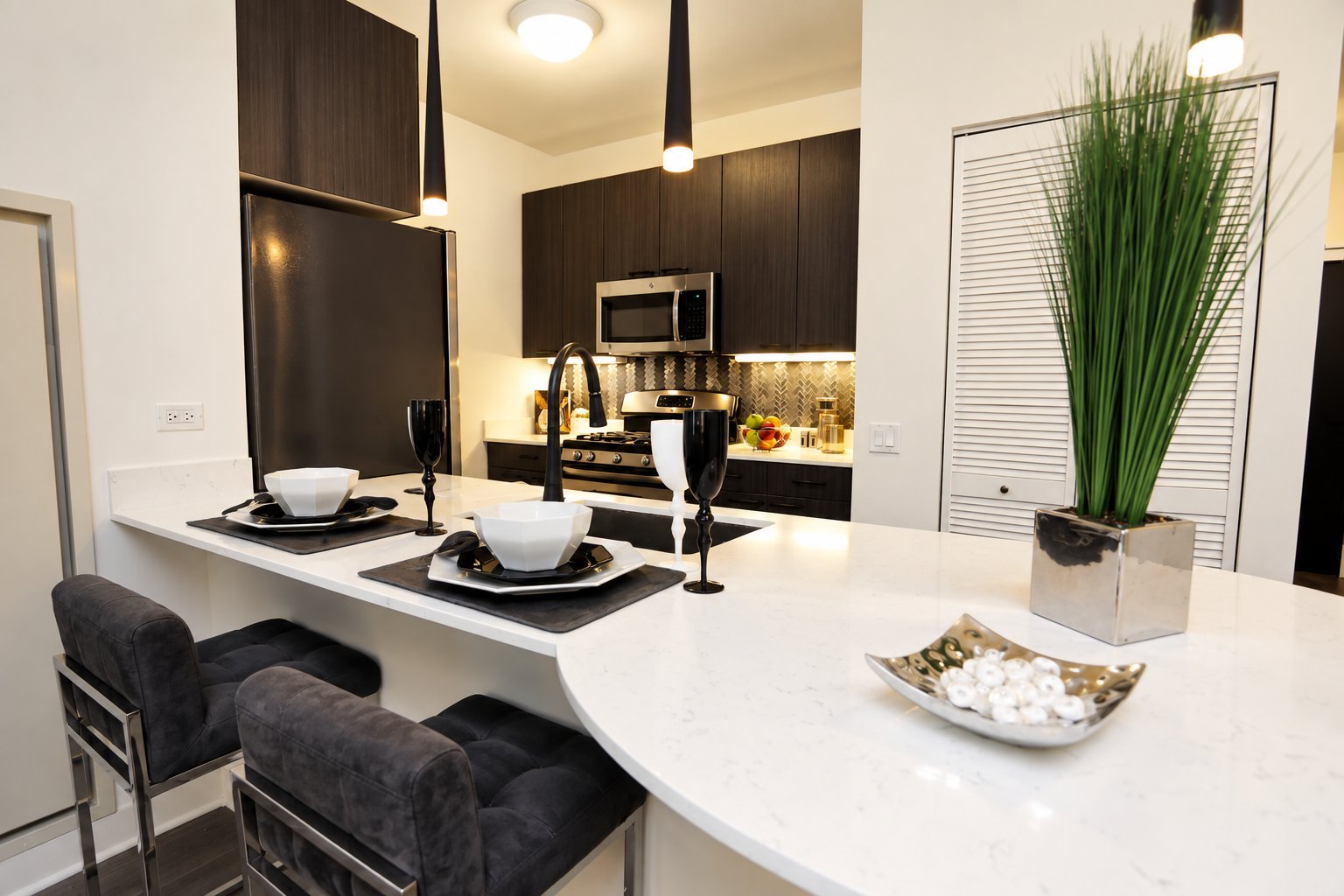 Chicago Condo: 75 East Lake