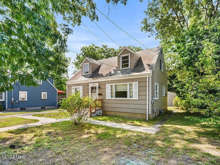 Toms River House: 905 Washington St