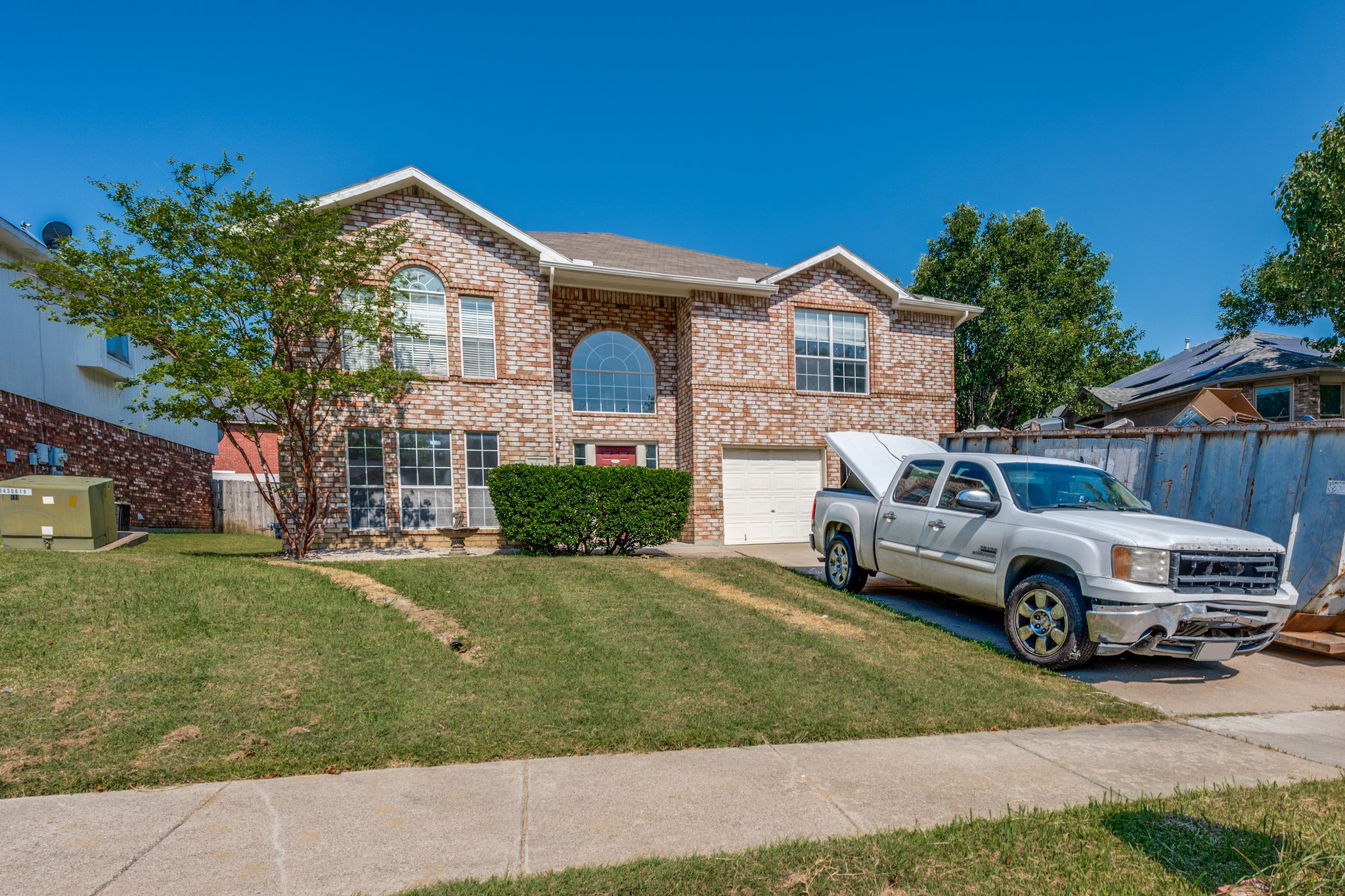 Arlington House: 5518 Heathercrest Dr,