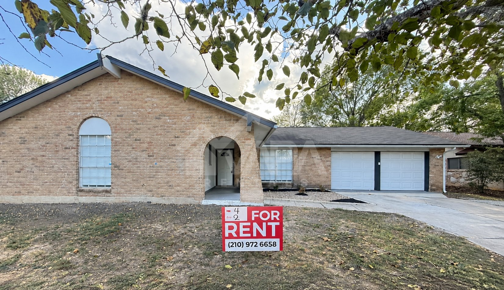 Converse House: 307 Castle Ct