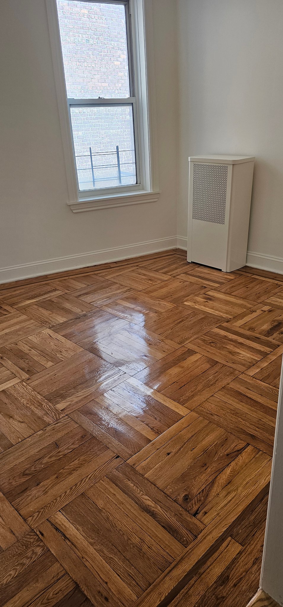 Jackson Heights Apartment: 34-47 90th Street
