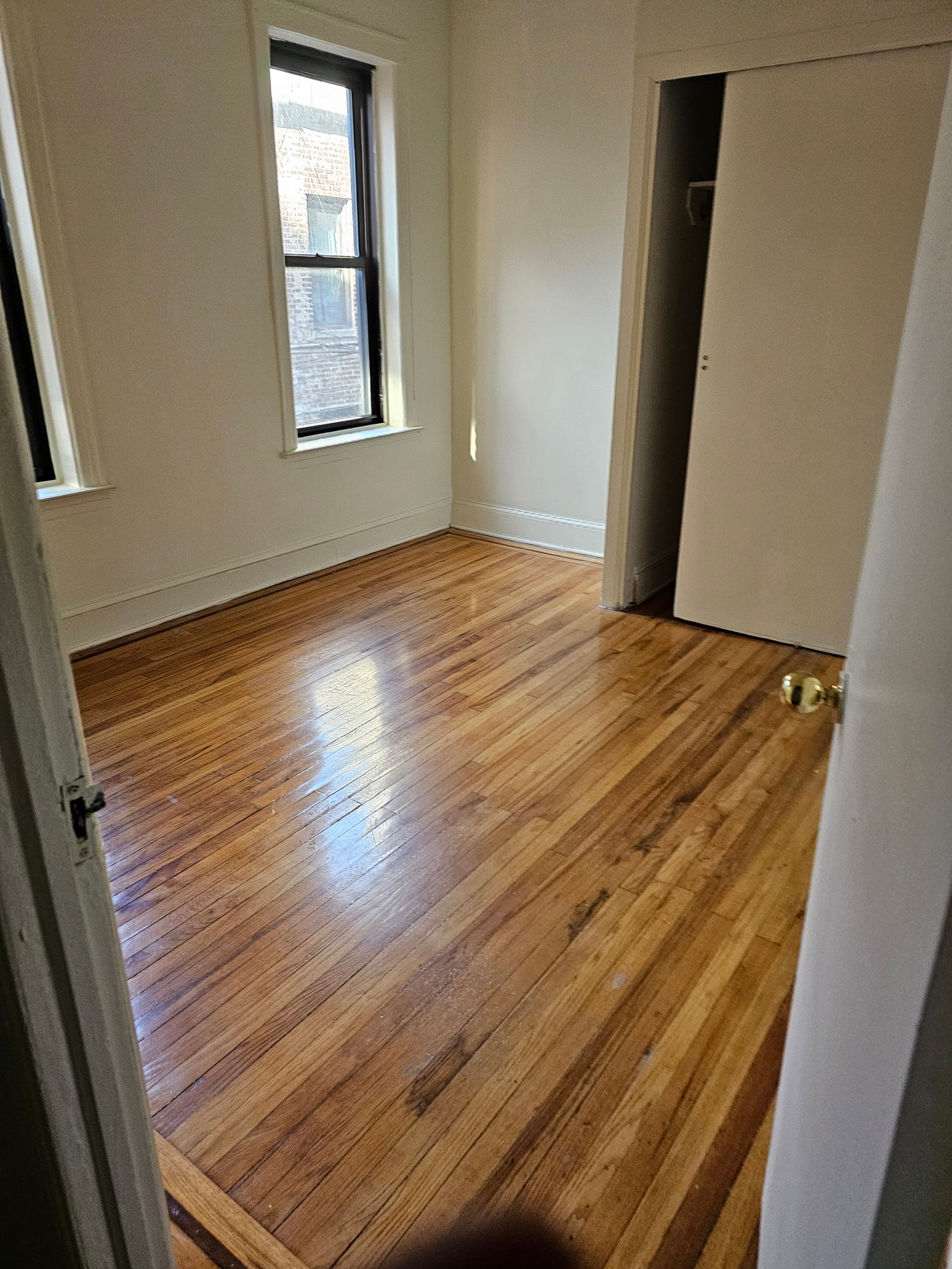 Flushing Apartment: 151-10 35th Avenue
