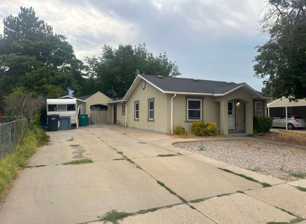 Layton House: 255 FLINT ST