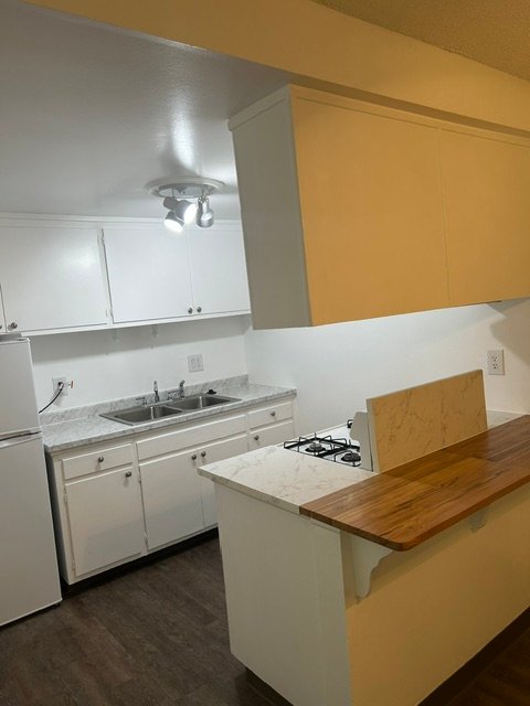 Ventura Apartment: 855 Buena Vista St.